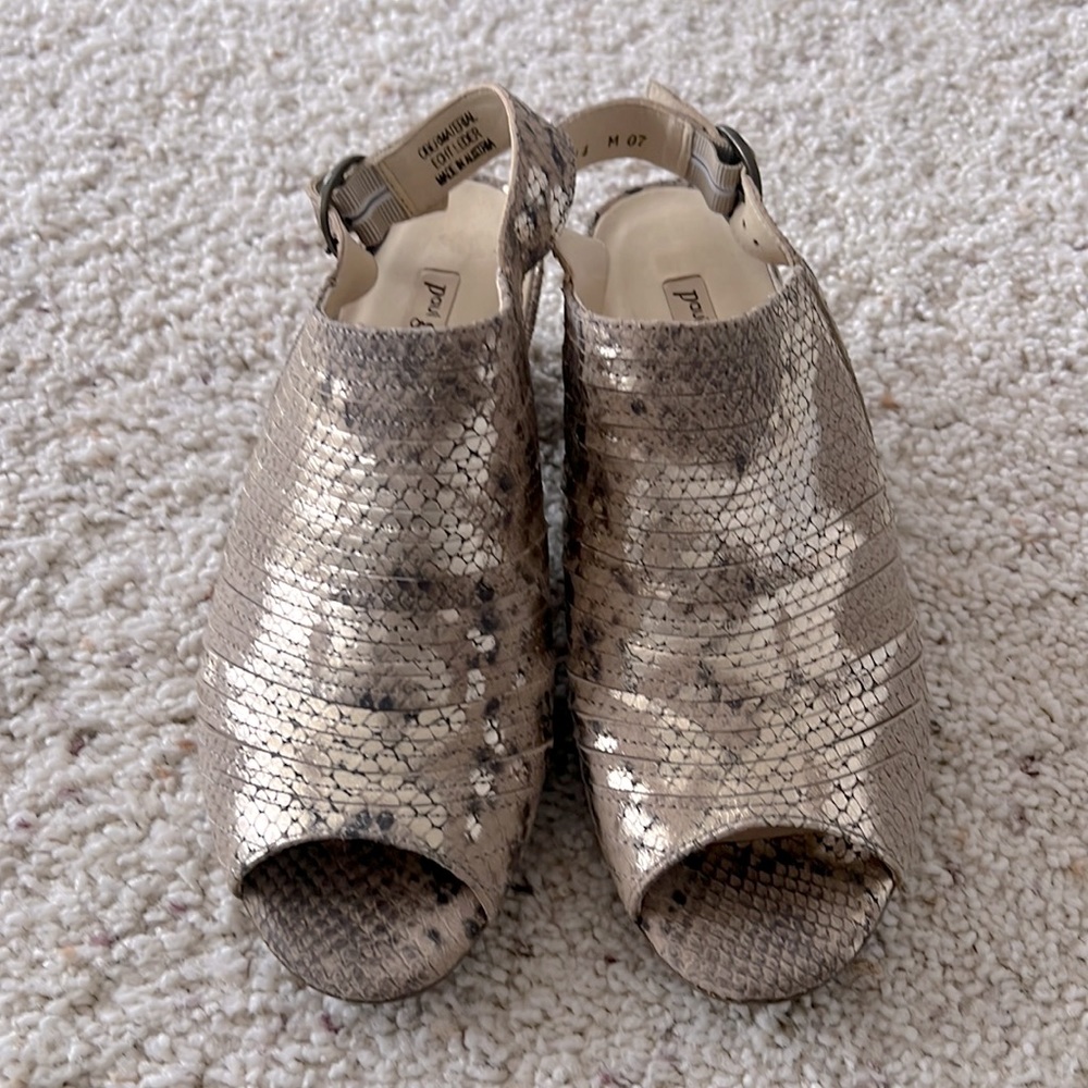 NEW Paul Green Cayanne Peep Toe Sandal(size 7)
